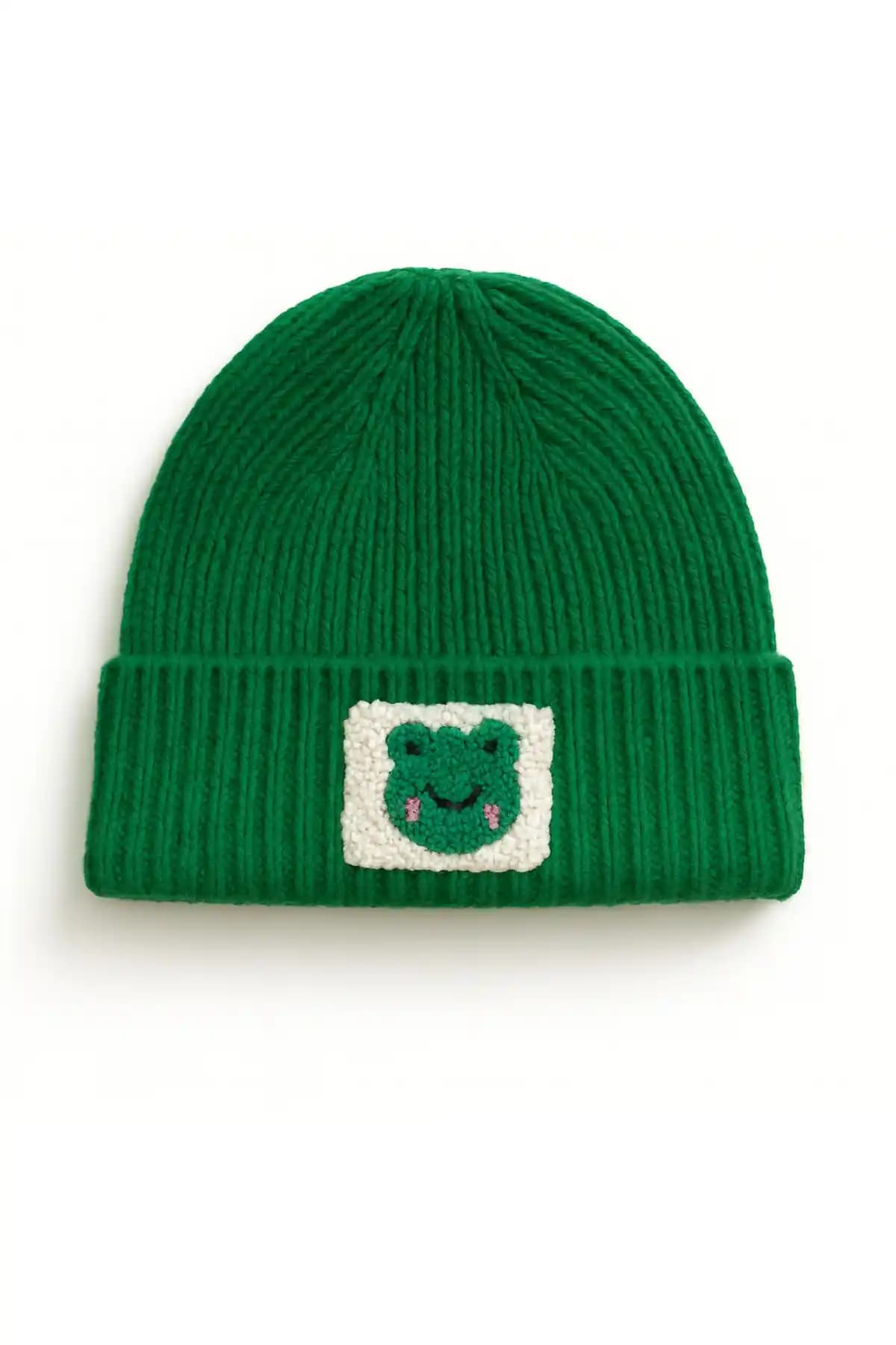 Yeşil Kurbağa Bere: Estetik ve Fonksiyonel Kış Aksesuarı