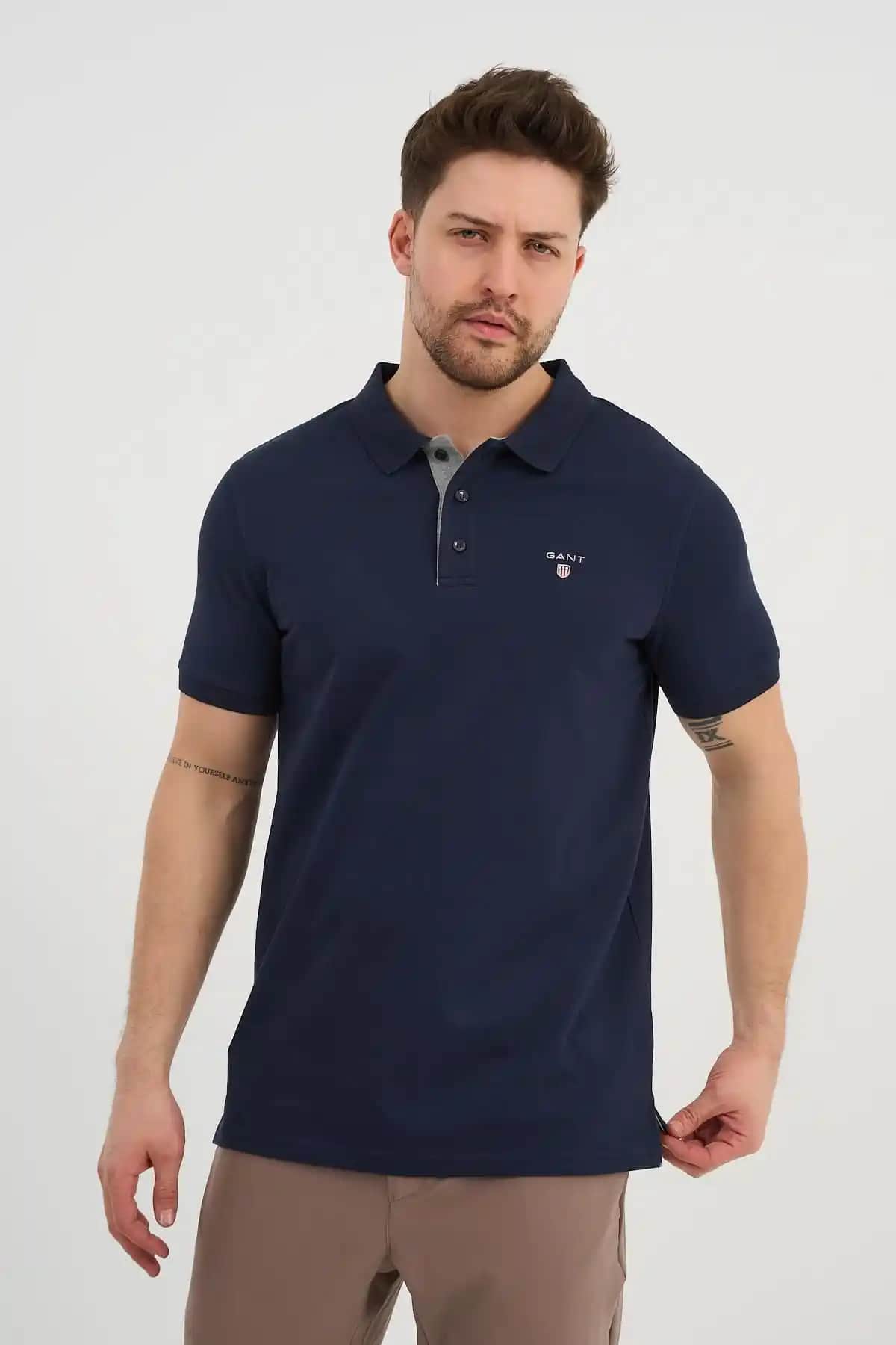 AlexanderGardi Erkek Polo Yaka Düğme Detaylı T-shirt Modern ve Şık Tasarımıyla Günlük Kullanım İçin