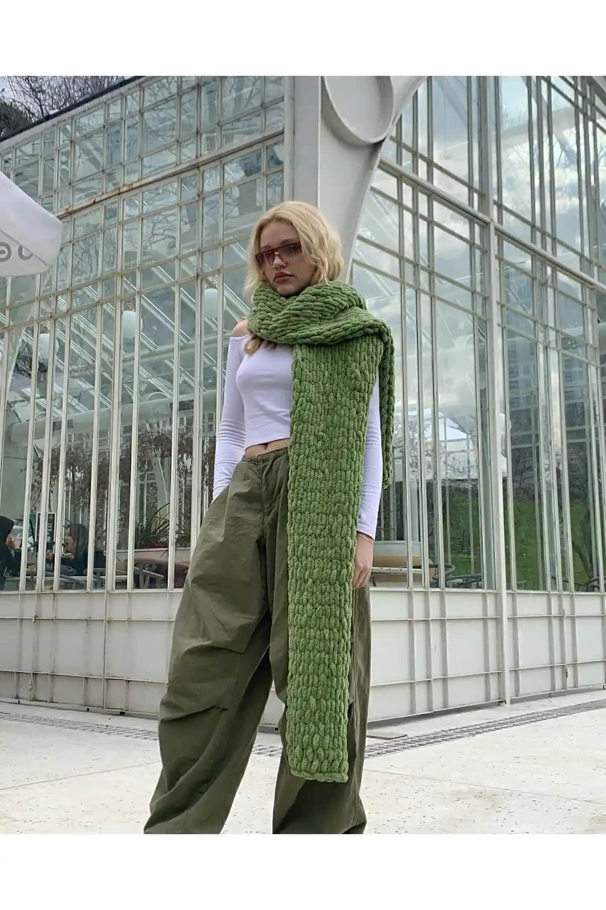 ALM Peluş Örgü Atkı Şal: Şıklık ve Konfor Sunan Kış Aksesuarı