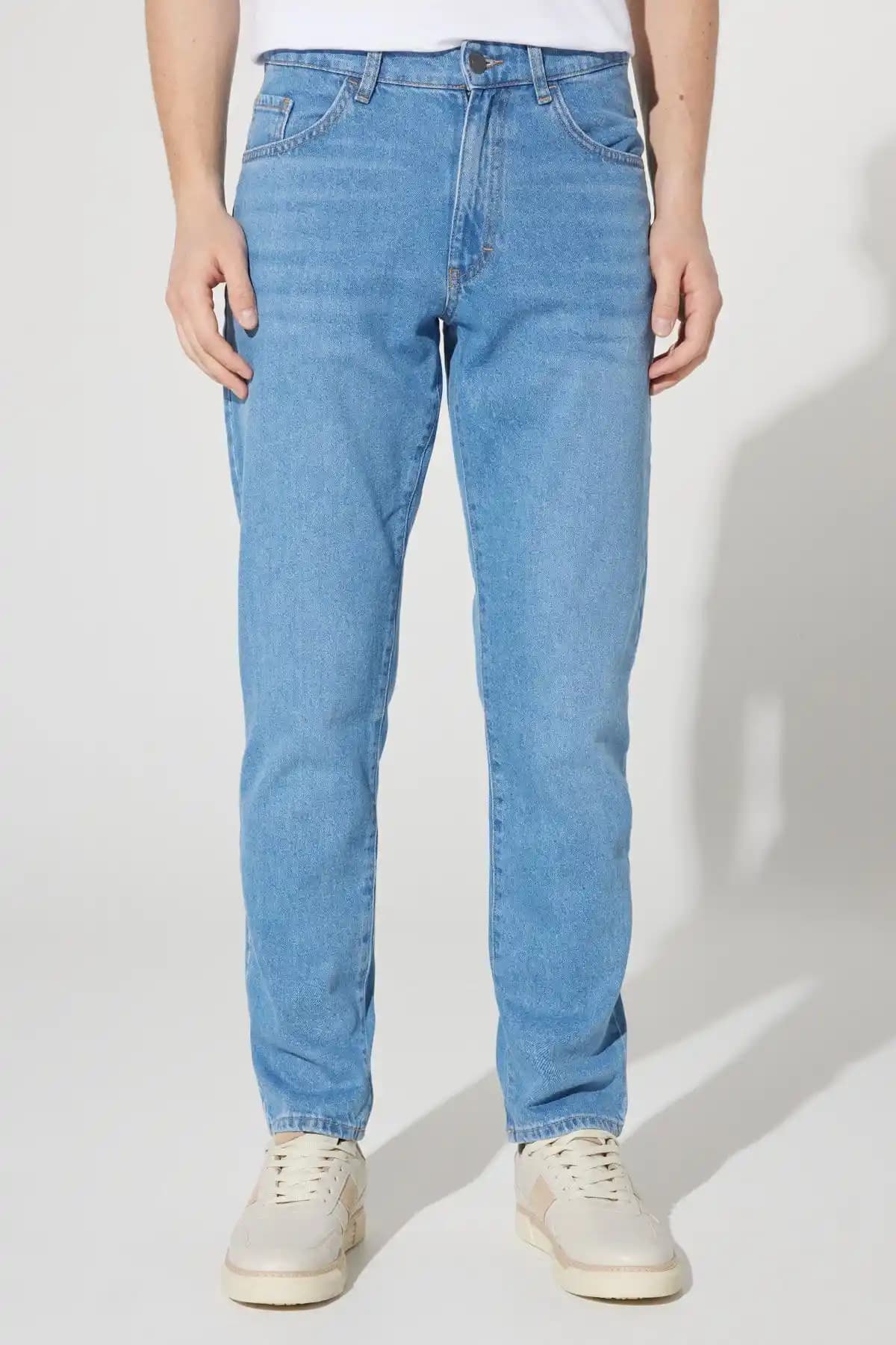 Altınyılz Classics Erkek Kot Pantolonları Modern ve Rahat Tasarımıyla Öne Çıkıyor