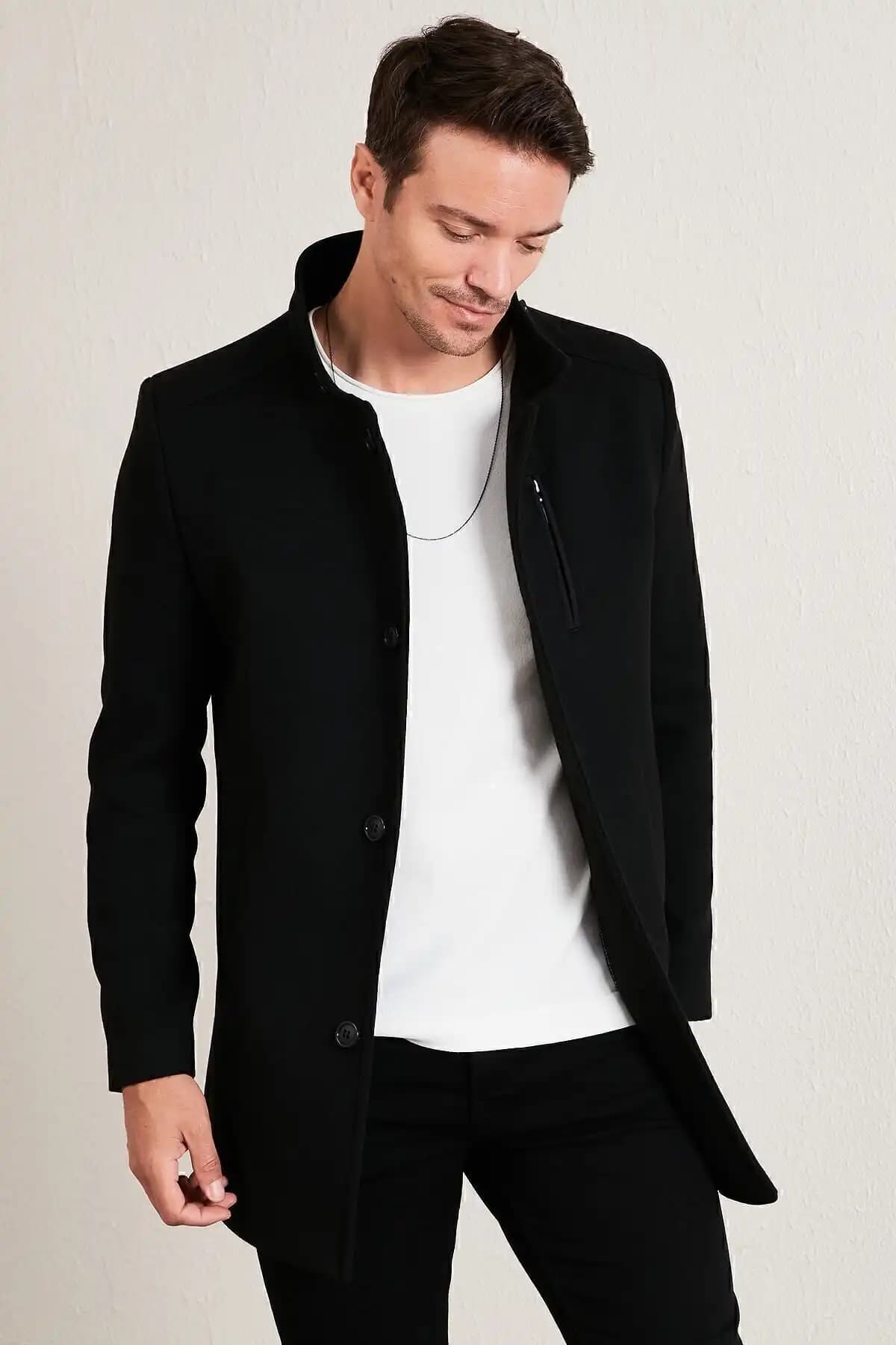Buratti Slim Fit Düğmeli Dik Yaka Kaşe Kaban Erkekler İçin Şık ve Fonksiyonel Dış Giyim Seçeneği