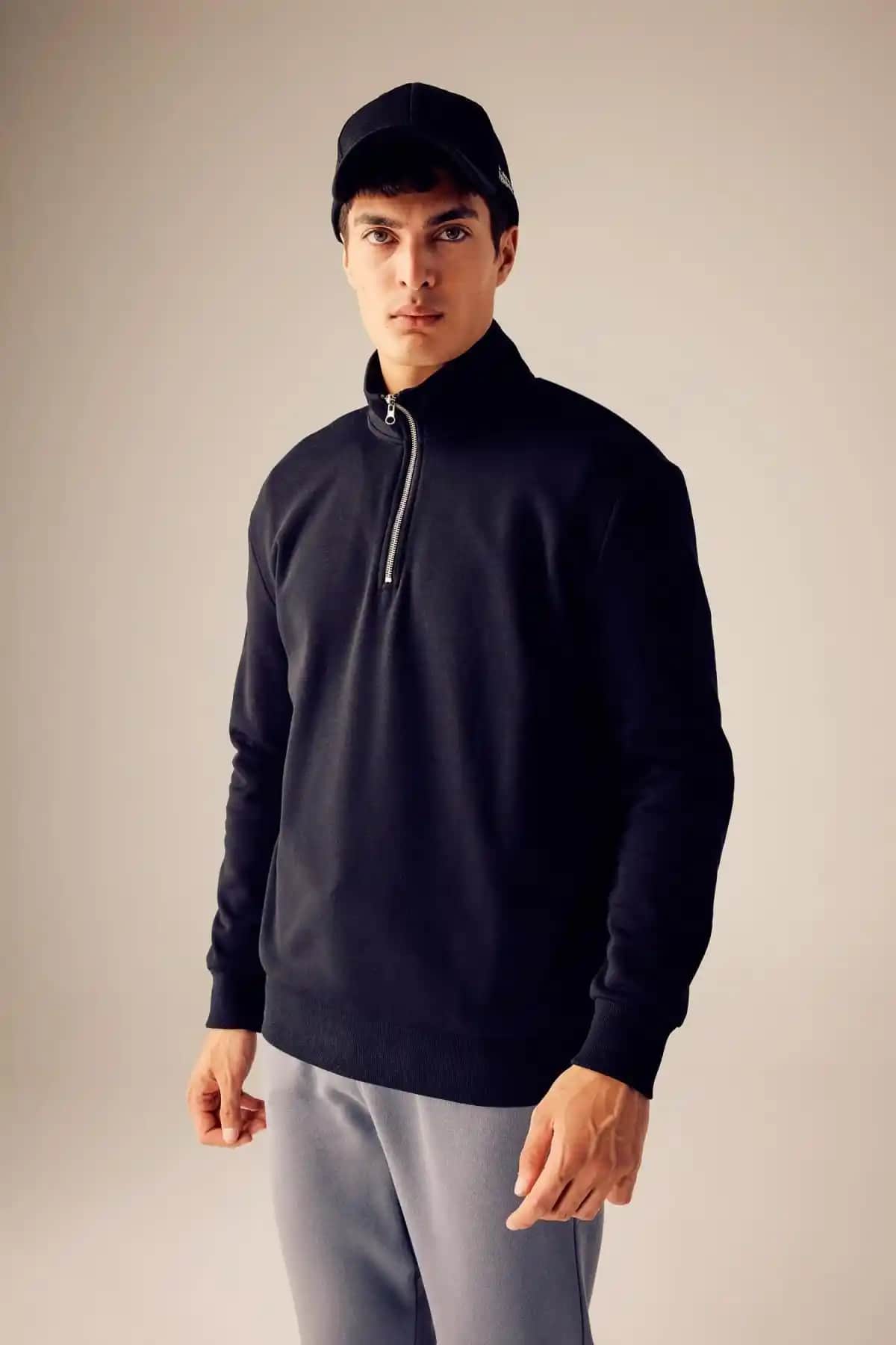 Defacto Comfort Regular Fit Sweatshirt: Şık ve Rahat Günlük Kullanım için Ideal Tasarım