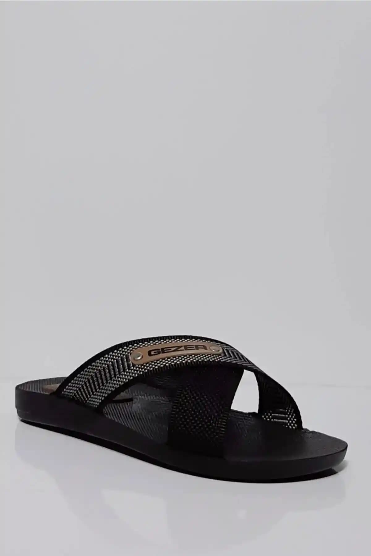 Gezer Erkek Ev Terliği 10489: Konfor ve Şıklığı Bir Arada Sunan Modern Tasarım