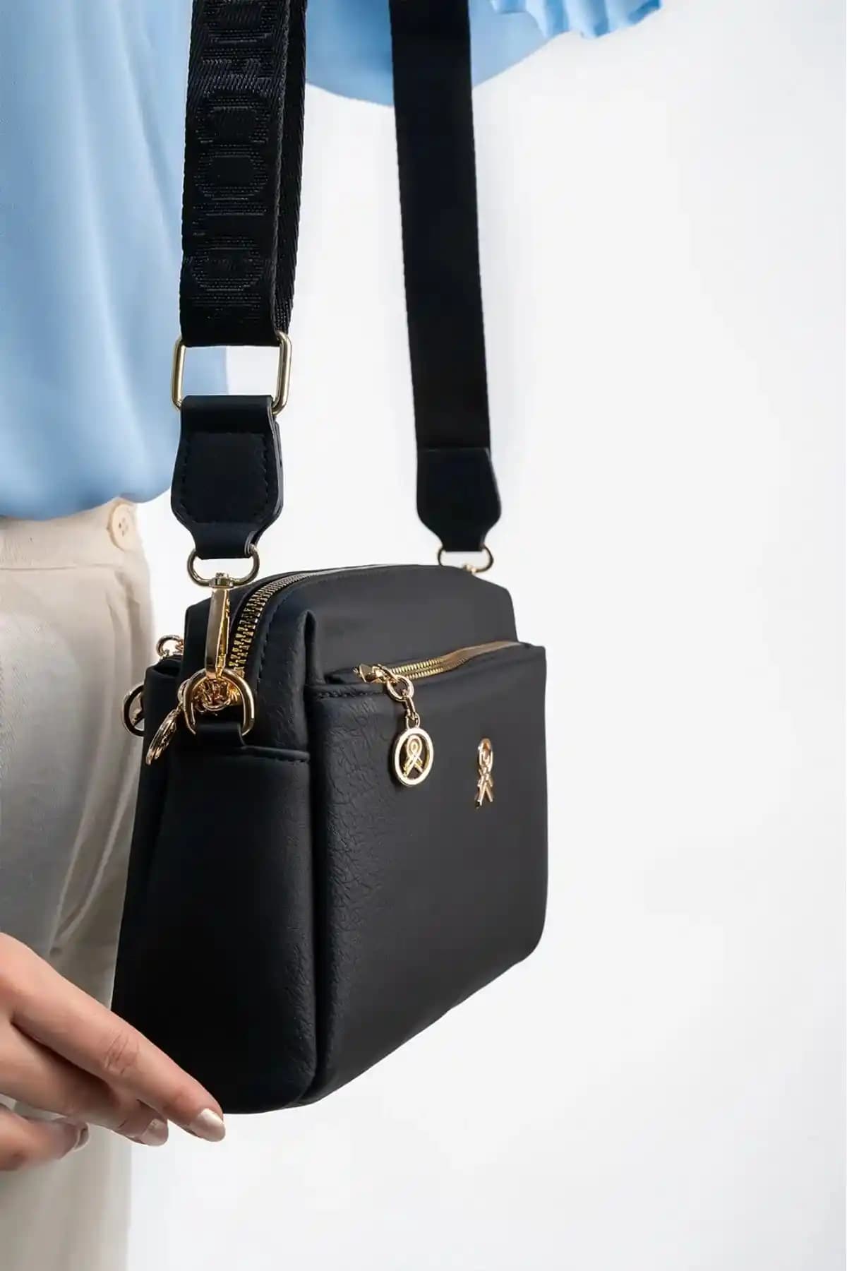 Les Crioch kadın siyah 3 bölmeli astarlı ayarlanabilir kolon askılı çanta