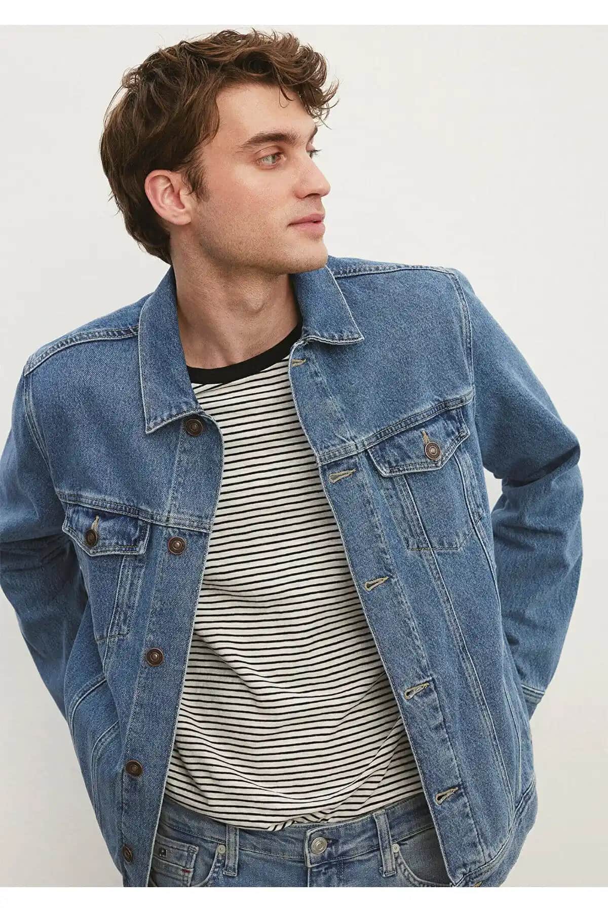 Mavi Drake 90'lar Indigo Jean Ceket: Şıklık ve Konforun Bir Arada Sunulduğu Günlük Giyim Parçası