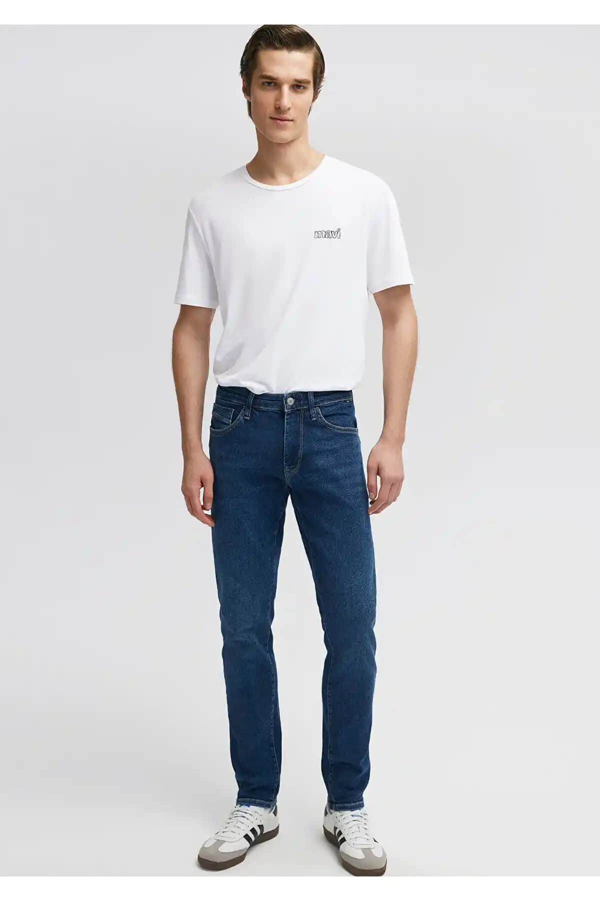 Mavi Jake 90'lar Tokk Koyu Indigo Jean Pantolon: Modern ve Şık Tasarımın Temsilcisi