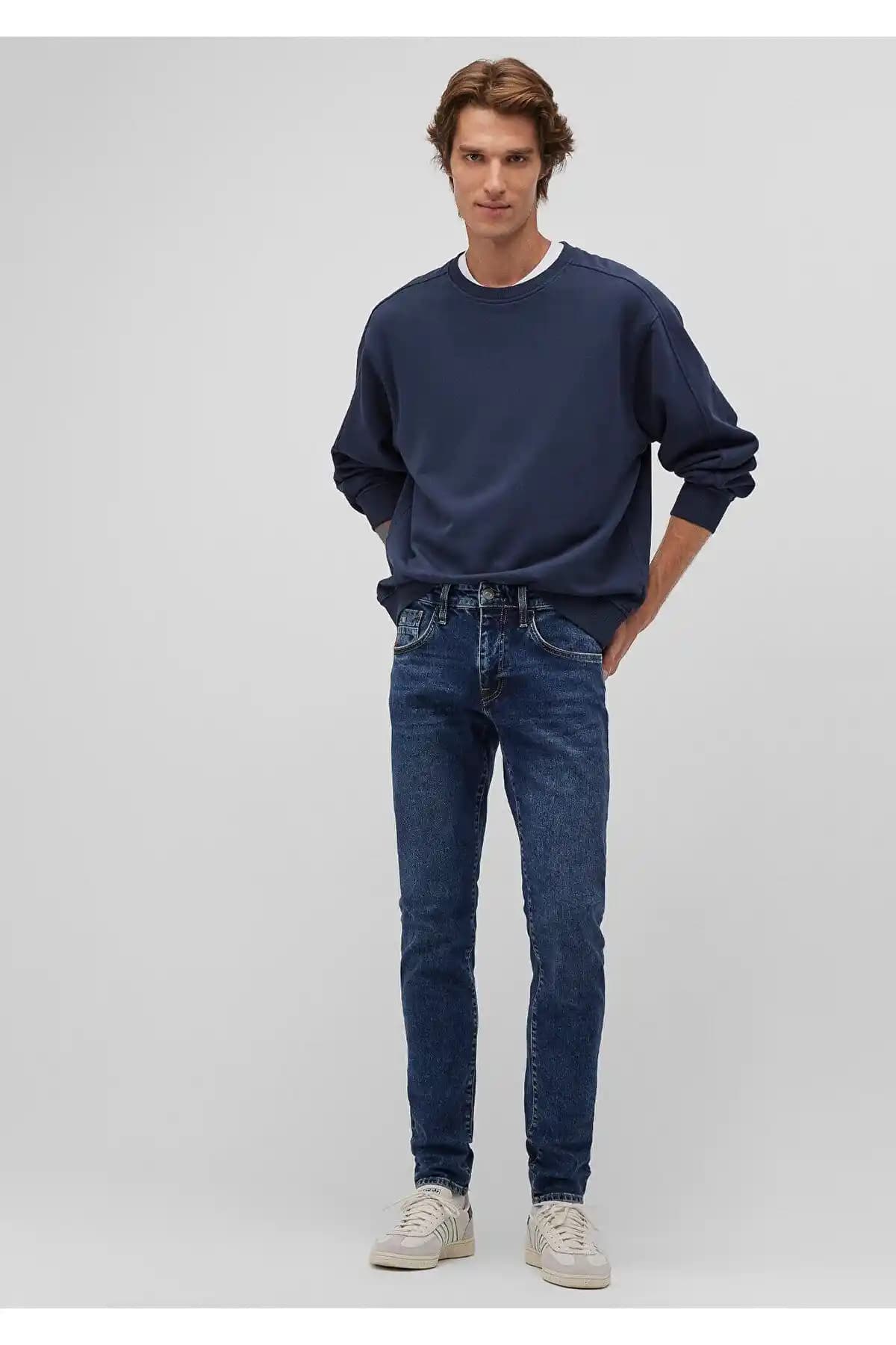 Mavi Leo Kolej Gölgeli Koyu Jean Pantolon: Modern Tasarım ve Yüksek Kalite Özellikleri