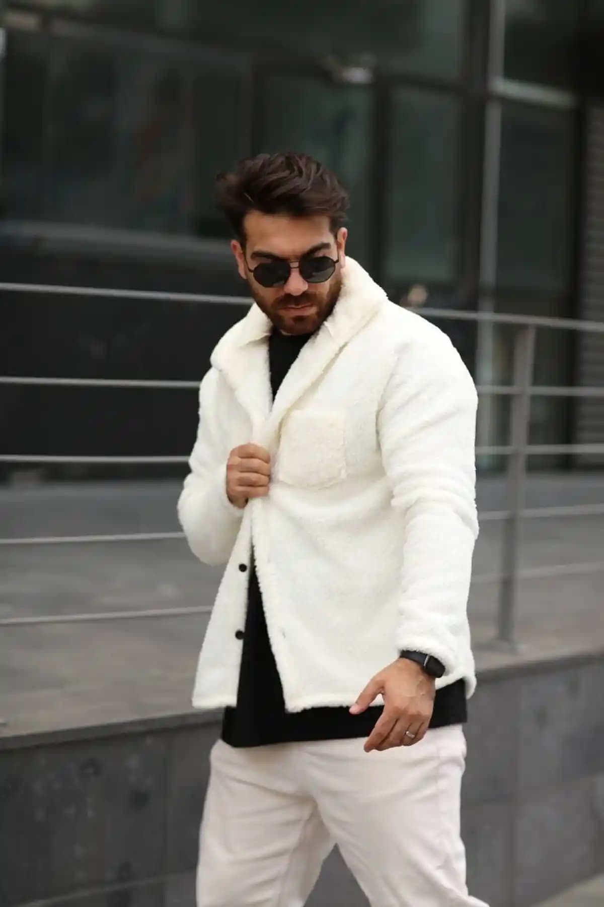 SR Tekstil Pelüş Ceket Unisex: Günlük Kullanım İçin Konforlu ve Şık Tasarım