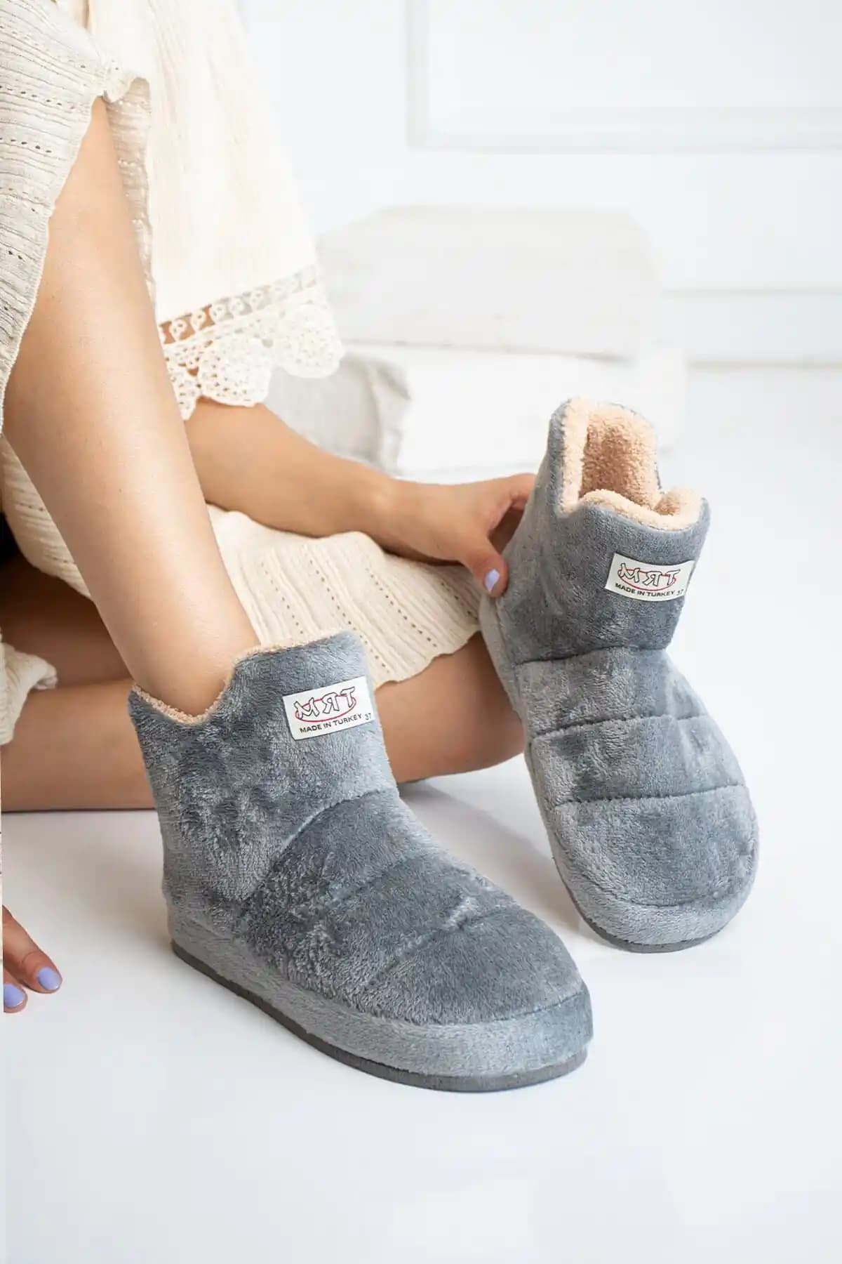 Star Shoes Pofuduk Kadın Panduf Ev Botu - Şık ve Sıcak Tutucu Rahatlık Sağlayan Tasarım