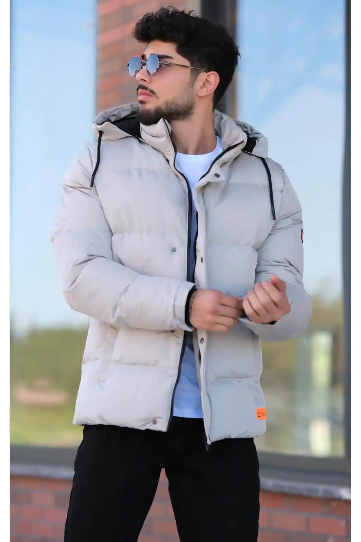 StilKombin Çıkarılabilir Kapüşonlu Kürklü Şişme Mont Kadın Kış Giyiminde Şıklık ve Fonksiyonellik