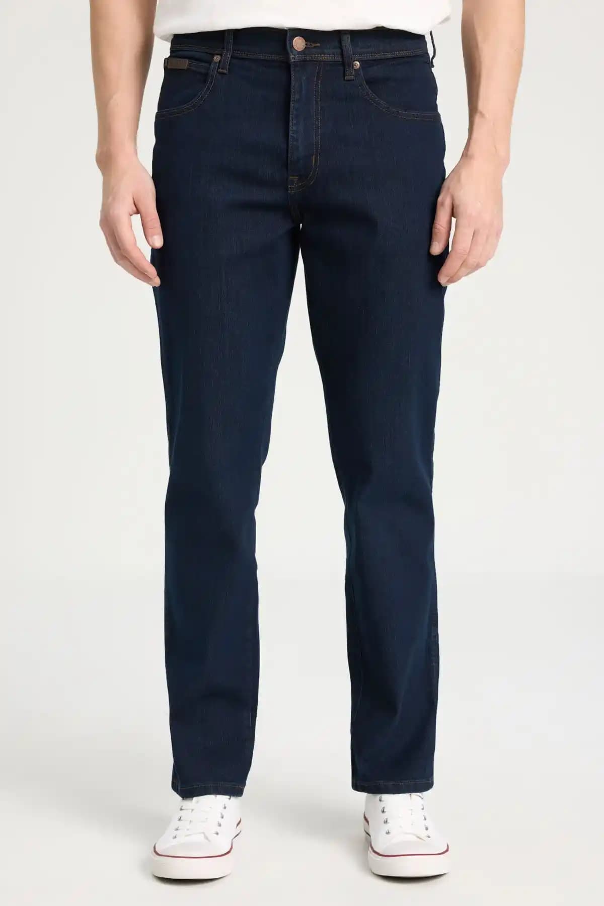 Wrangler Texas Straight Fit Normal Bel Denim Pantolon: Şık ve Rahat Günlük Kullanım İçin