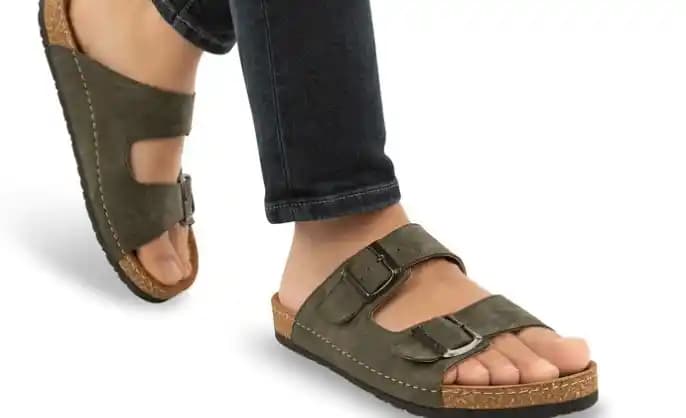 Erkek Terliklerinde Konfor, Sıcaklık ve Dayanıklılık: Popüler Modeller ve Malzeme Seçenekleri