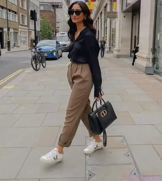 Kadın Modasında Günlük Stil Soruları, Vücut Tipine Uygun Kesimler ve Ayakkabı Önerileri