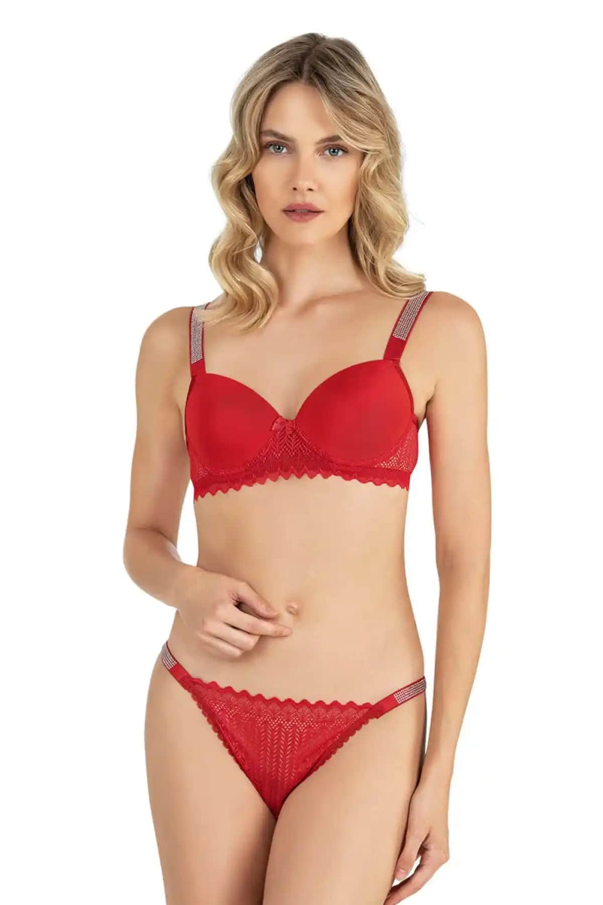 Fabony Dantelli Taşlı Desteksiz Sütyen Takım 4221 Estetik ve Konfor Sunan Kadın İç Giyim Ürünü