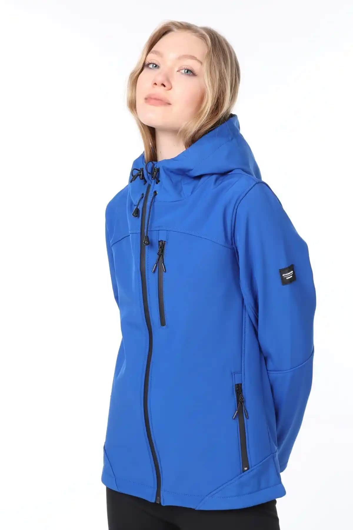 Ghassy Co Kadın Su Geçirmez Softshell Mont Modern Şıklık ve Fonksiyonellik Bir Arada