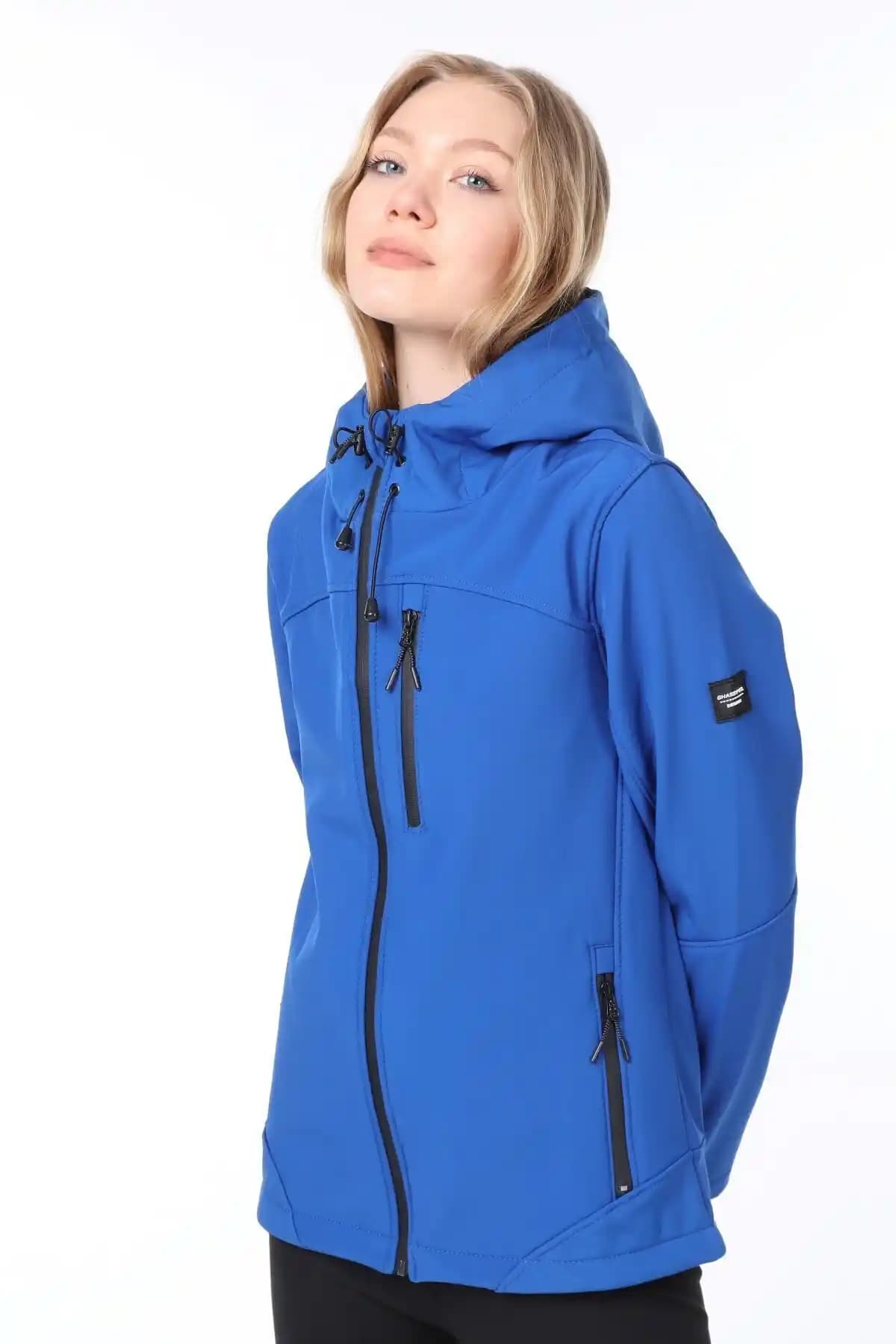 Ghassy Co Kadın Su Geçirmez Softshell Mont Modern Şıklık ve Fonksiyonellik Bir Arada