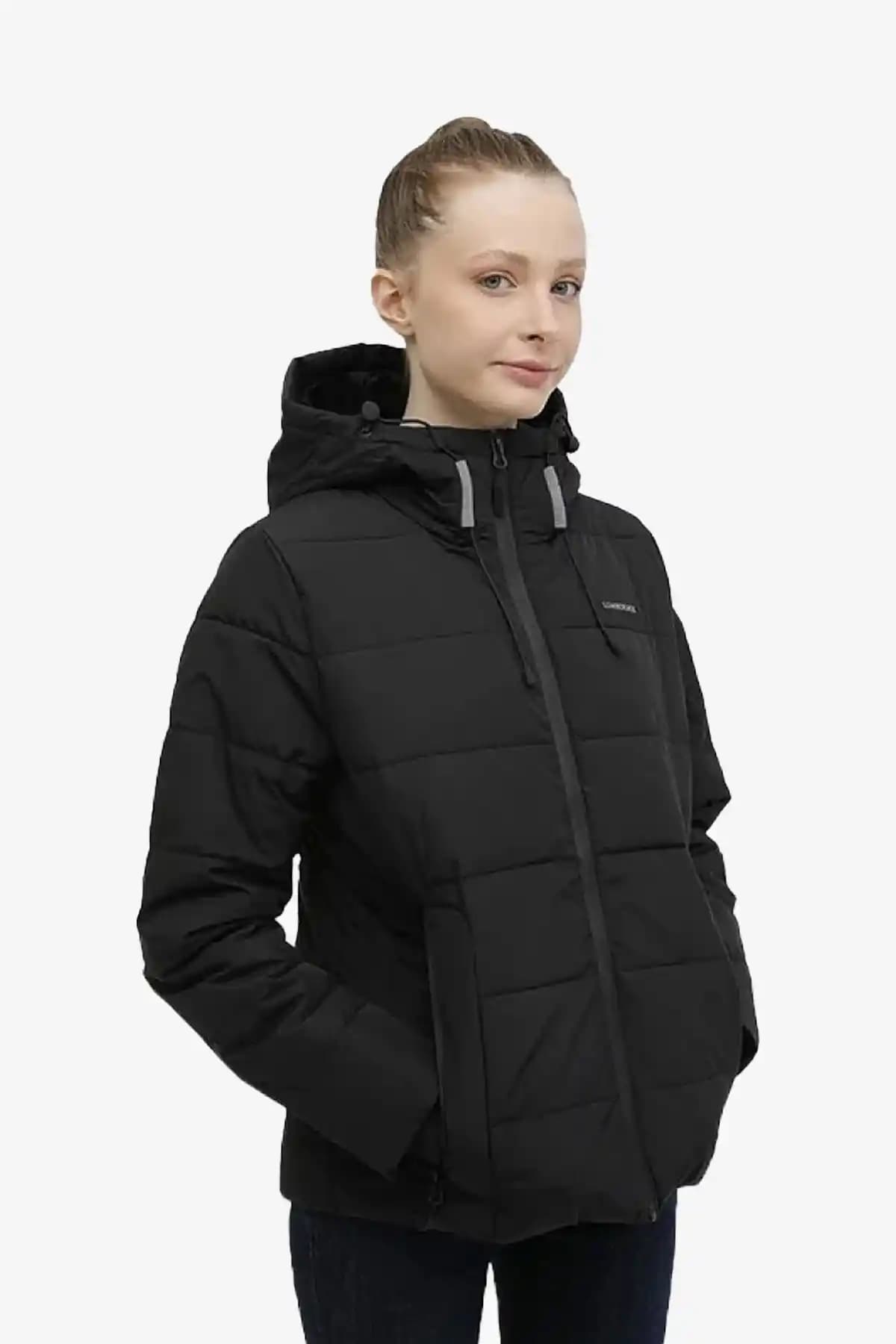 Kadınlar İçin Şık ve Fonksiyonel Lumberjack Siyah Apreski Montu Detayları