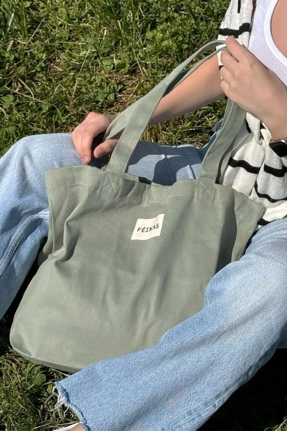 Feinas Gabardin ve Kanvas Bez Çantalar Arasındaki Farklılıklar ve Kullanım Özellikleri