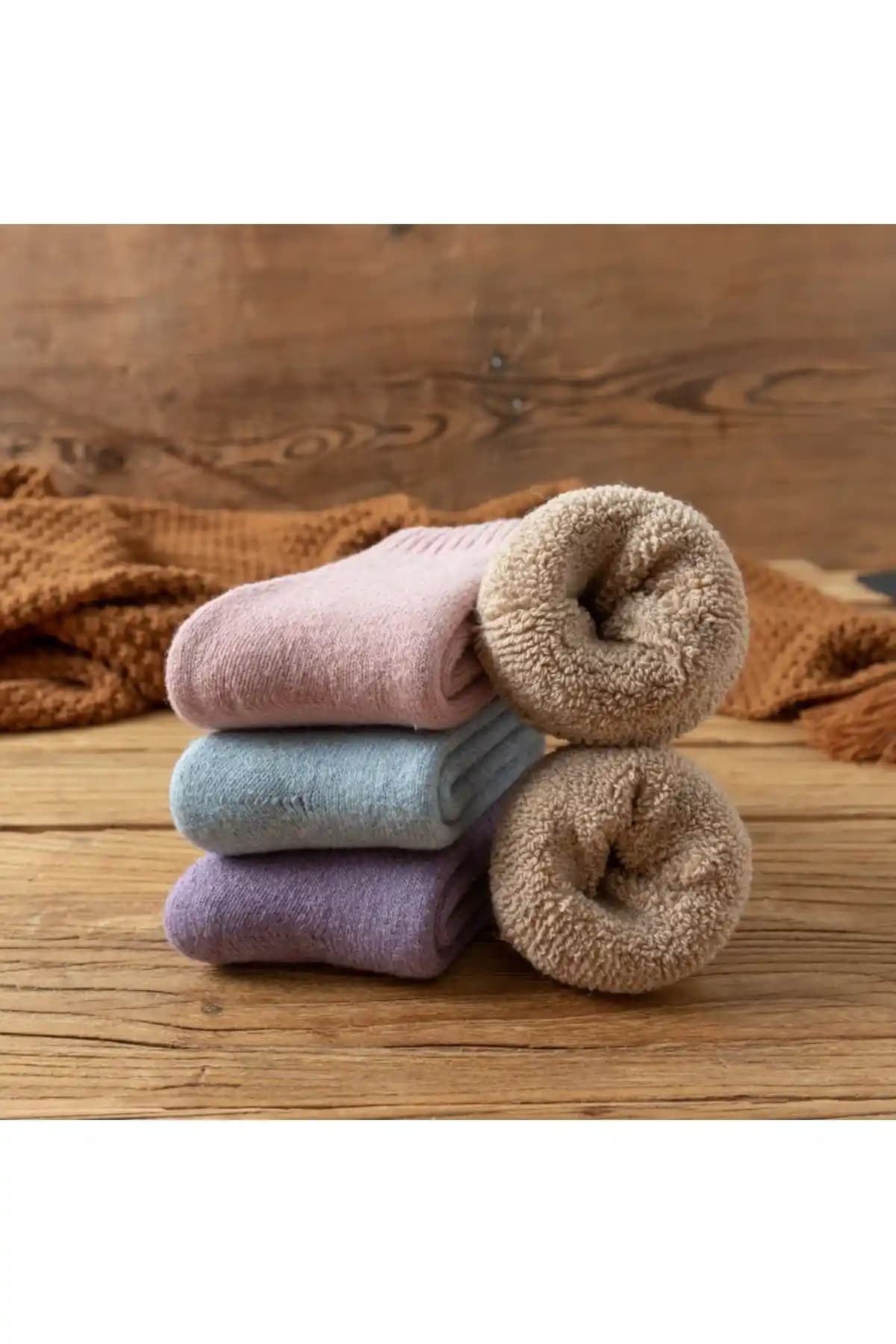 Çorapmanya 4 Çift Kışlık Pamuklu Desenli Kadın Soket Havlu Çorap Seti - Ekonomik ve Rahat