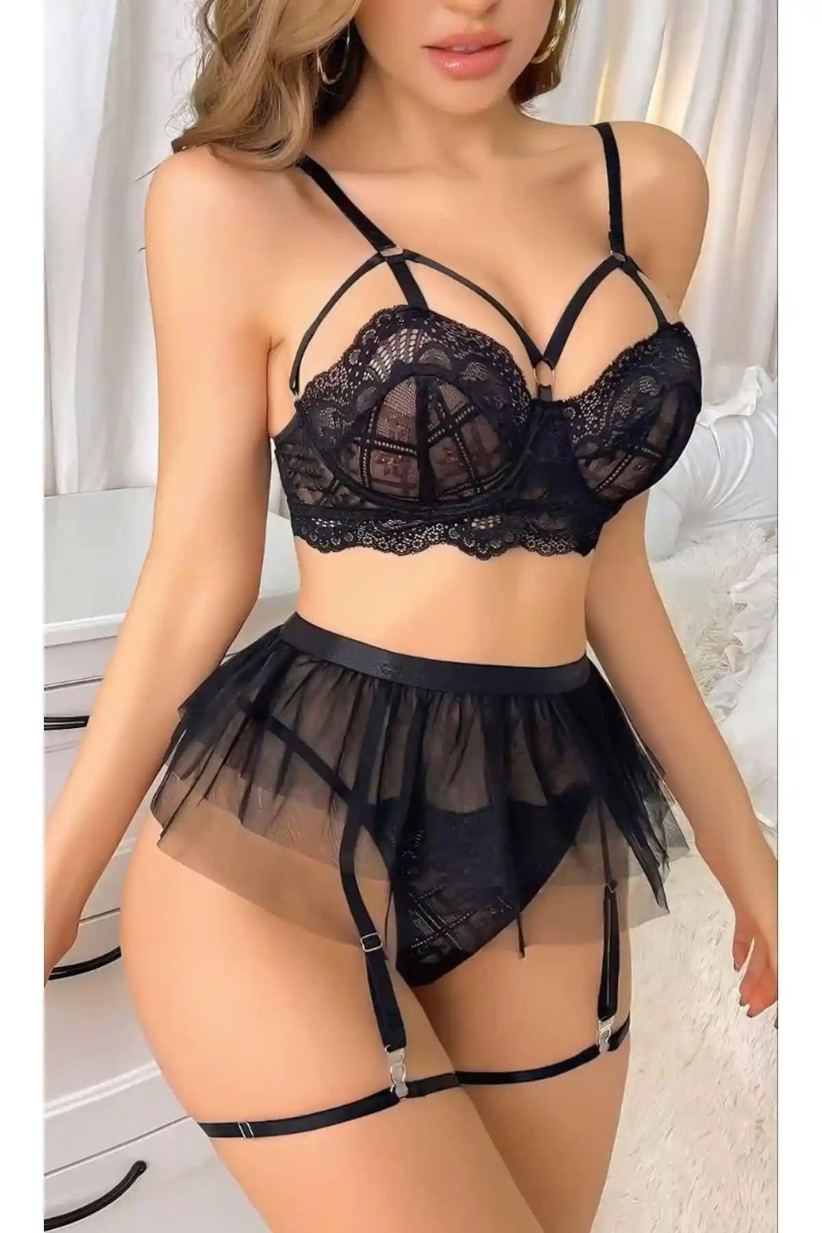 Veille Fantezi Kostüm: Lacivert Dantel Detaylı Kadın Gecelik ve Jartiyer Modelleri