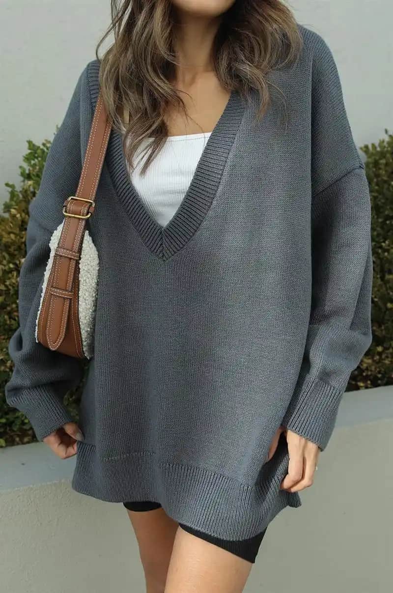 Derin V Yaka Kazaklar: Kışın Şıklığını ve Rahatlığını Bir Arada Sunan Modeller