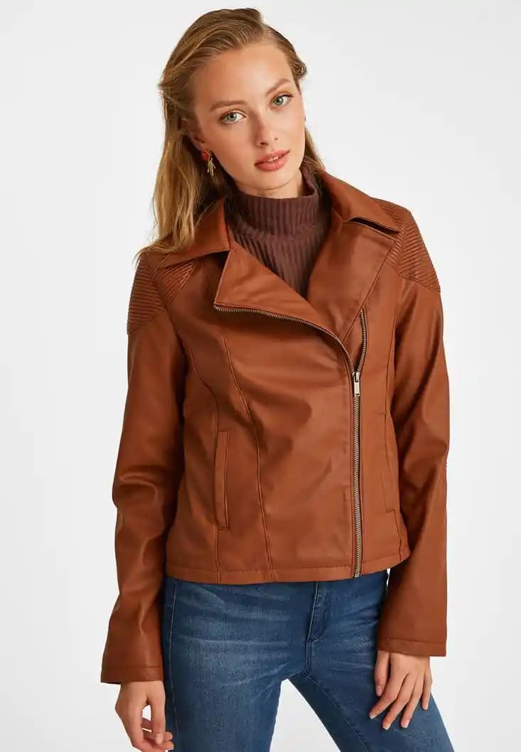 Kahverengi Biker Ceketler: Modaya Uygun Çeşitler ve Kombin Önerileri
