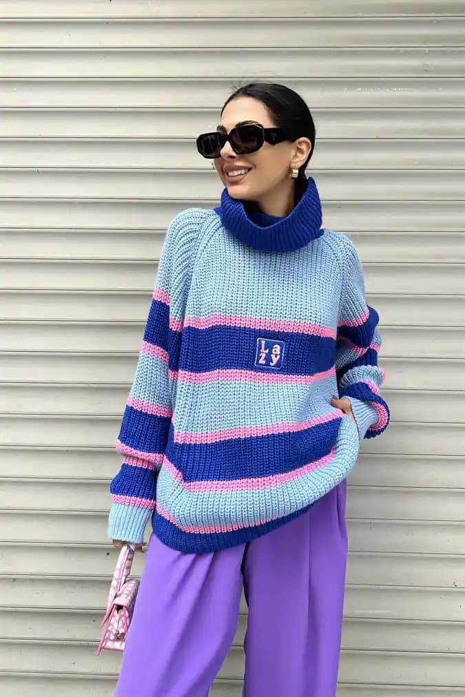 Mavi Renkli Kazaklar: Tarzınıza Uygun Modeller ve Kombinasyon İpuçları