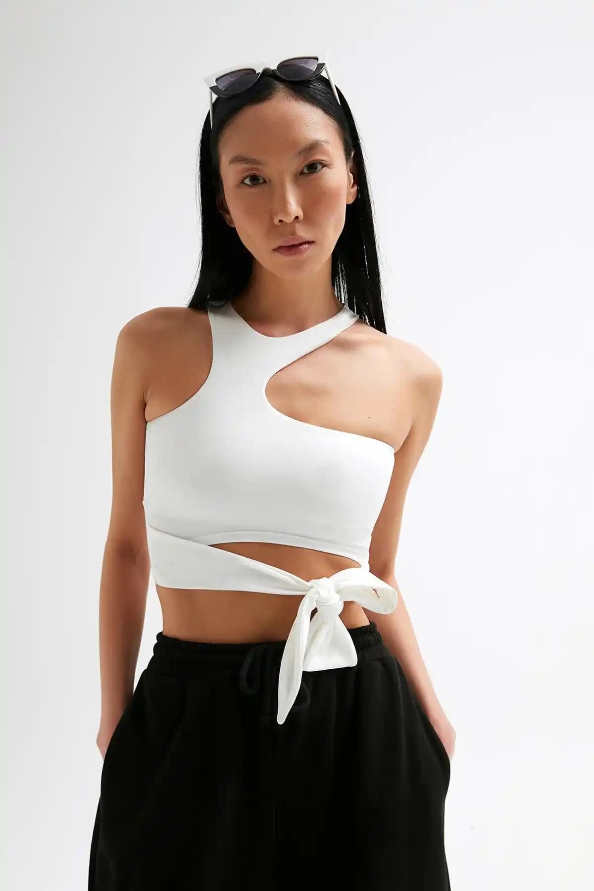Açelya Okcu ve Imoda Kadın Crop Bluz Karşılaştırması: Hangi Model Daha Uygun