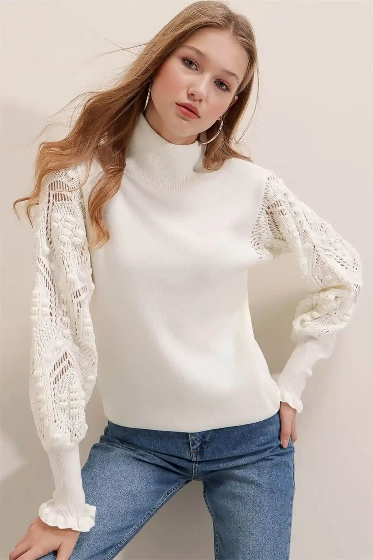 AQE FASHION ve Askı Nişantaşı Kazak Karşılaştırması: Stil ve Fonksiyonellik Analizi