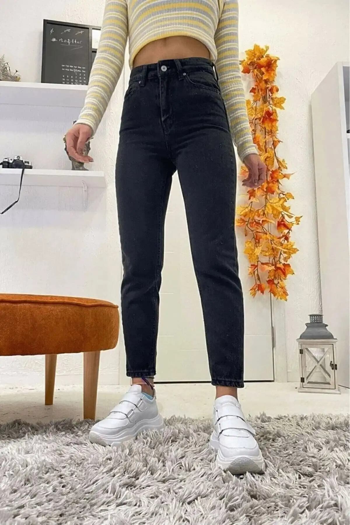 Bella denim Siyah Yüksek Bel Mom Jean ile Stradivarius Slim Fit Mom Jean Karşılaştırması 1