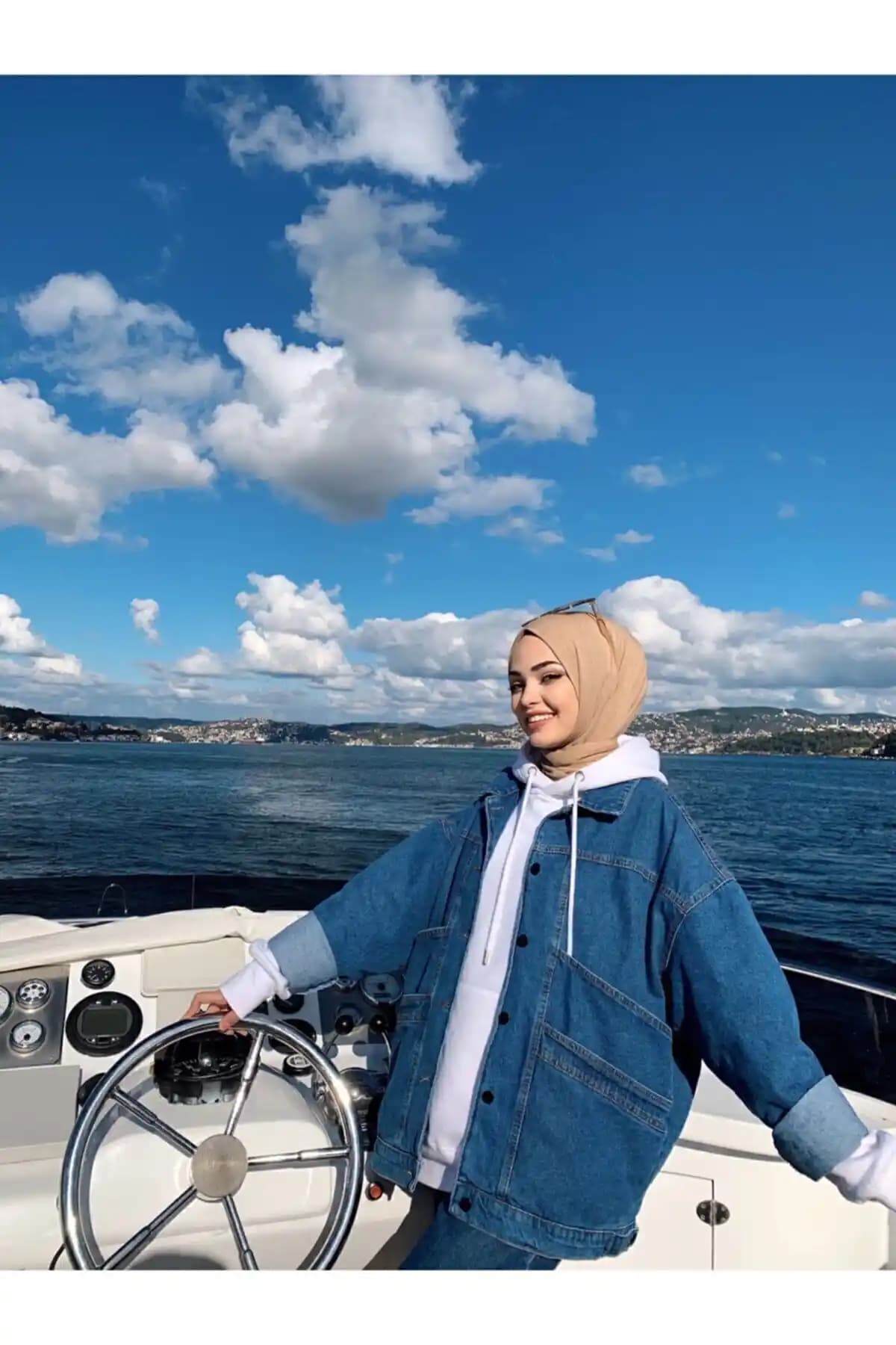 Berardi Moda ve ozzıy34 Kadın Kot Ceketleri Karşılaştırması: Stil ve Kullanım Özellikleri