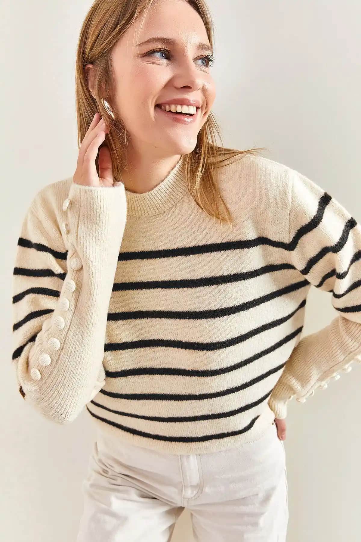 Bianco Lucci Kadın Düğmeli Çizgili Triko Kazak Modern ve Konforlu Tasarım