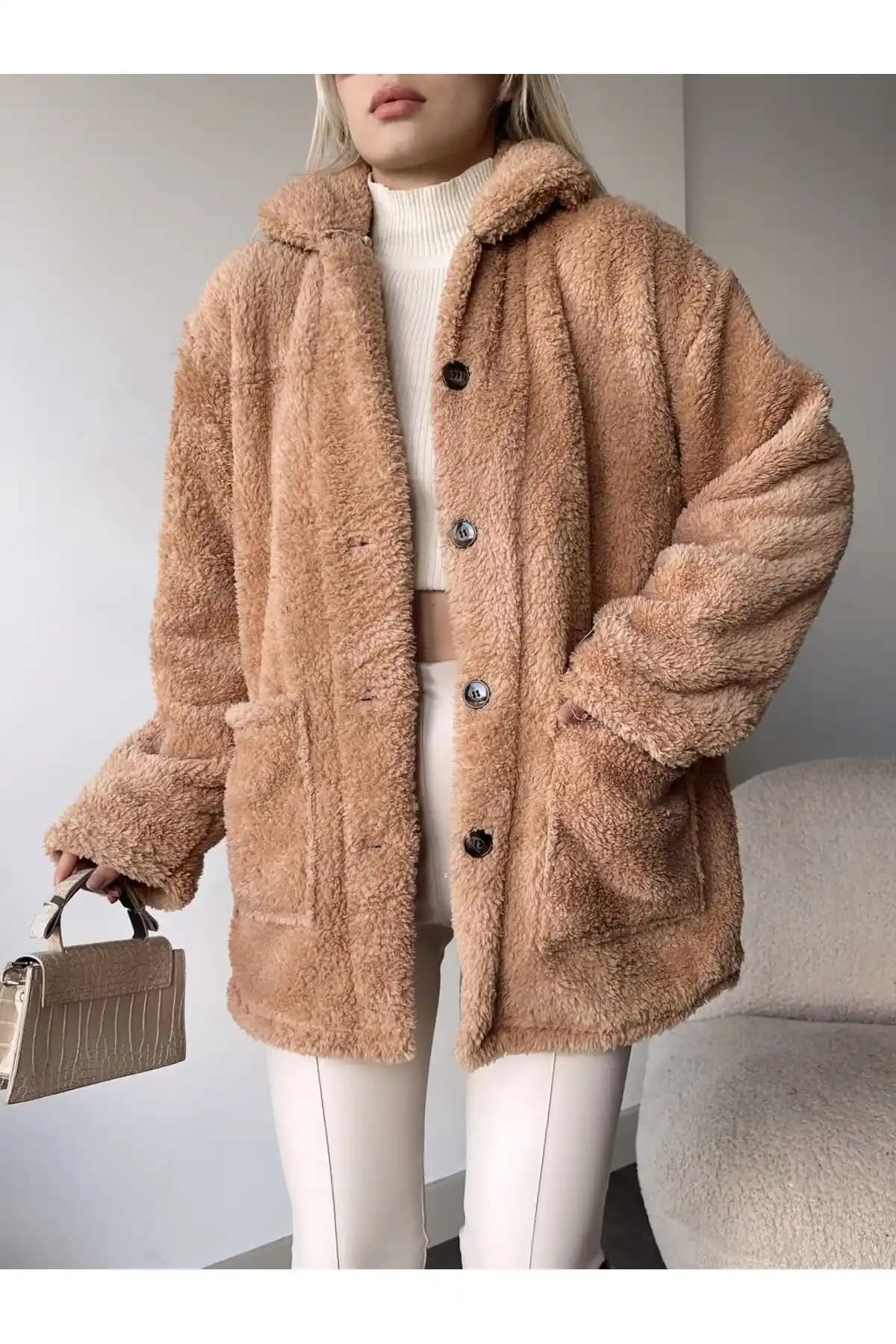 Çeçim ve Trend Alaçatı Stili Oversize Peluş Ceket Karşılaştırması