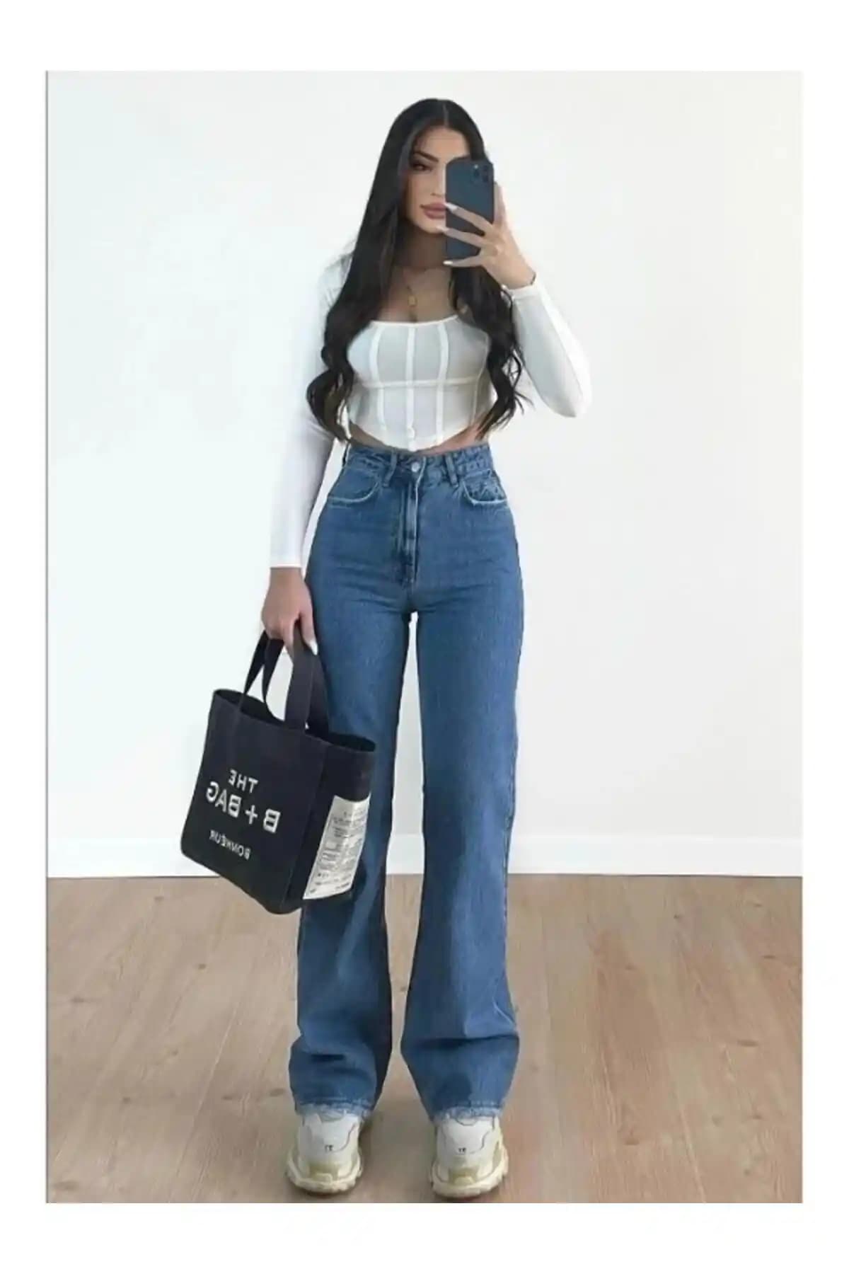 Christian 90's ve Macharel Jeans Karşılaştırması: Moda ve Konfor Analizi