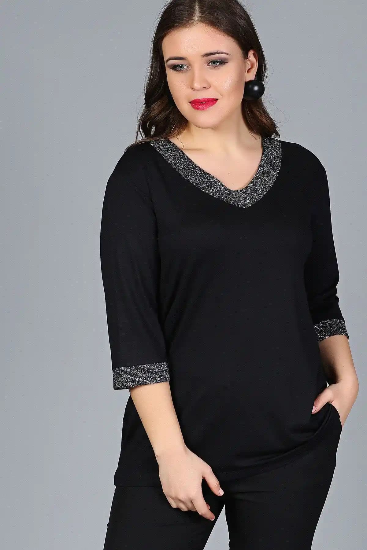 Curvy Trend Büyük Beden Bluzler Karşılaştırması: Stil ve Konfor Sunan Modeller