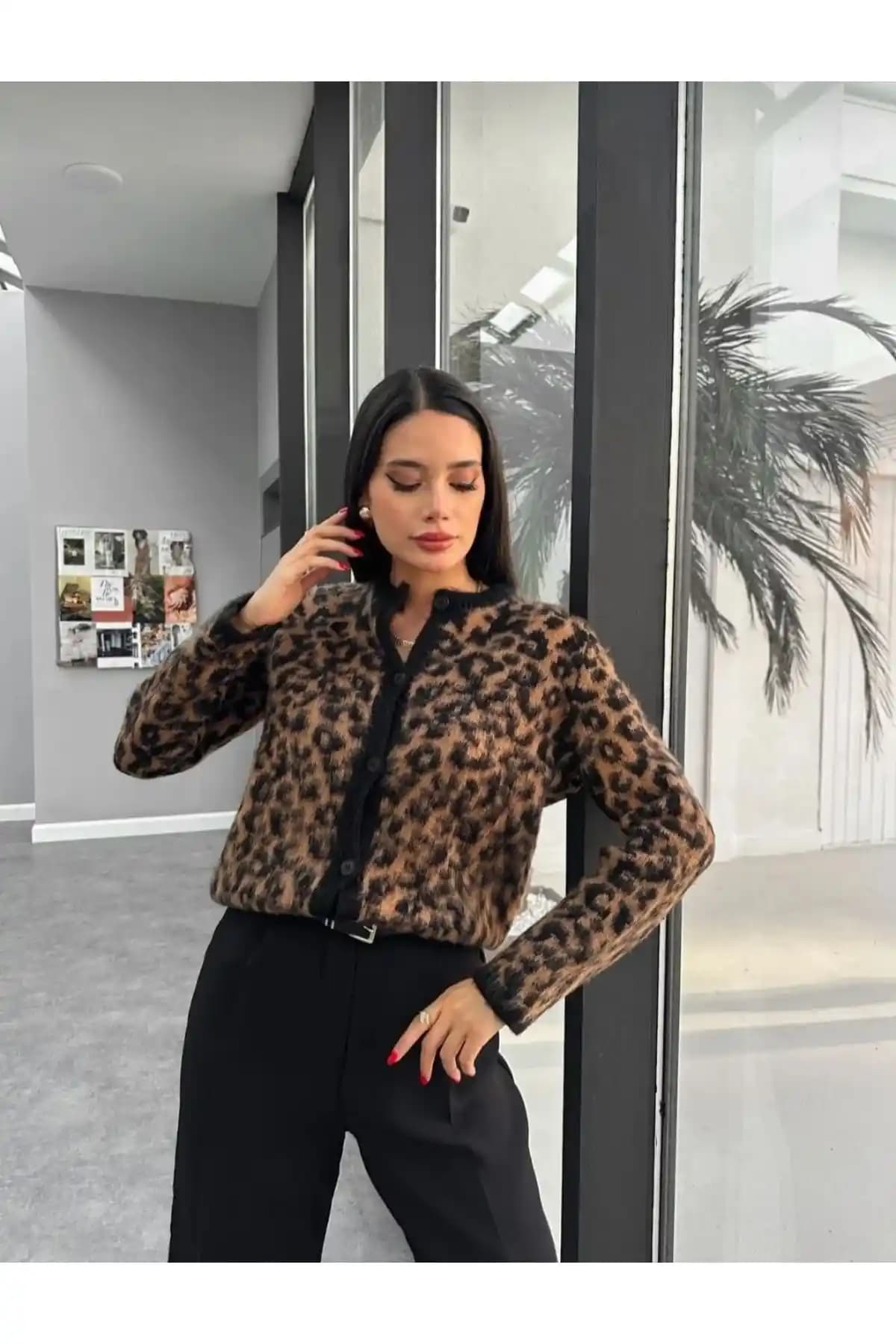 DAMGA Collection ve Ugdelia Kadın Leopar Desenli Yumoş Triko Hırka Karşılaştırması