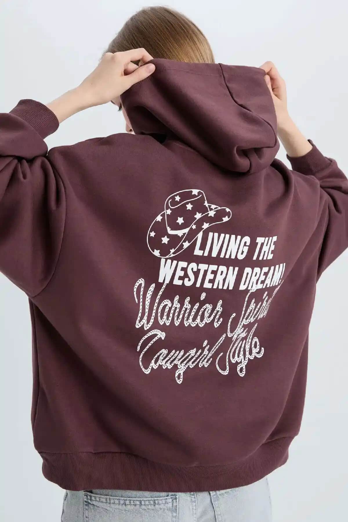 Defacto Coool Loose Fit Kapüşonlu Sweatshirt: Günlük Şıklık ve Konforun Buluşması