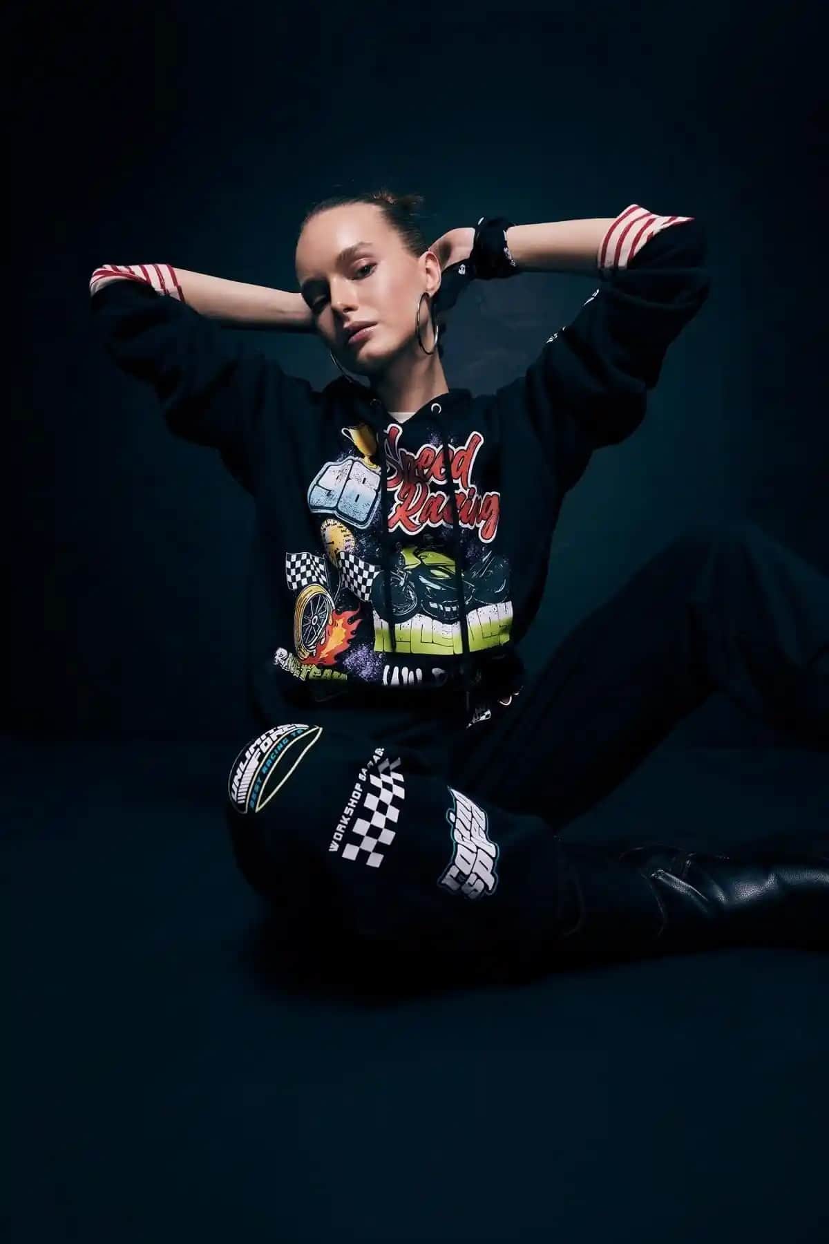 DeFacto Coool Oversize Fit Kapüşonlu Baskılı Sweatshirt Günlük ve Spor Kullanımına Uygun