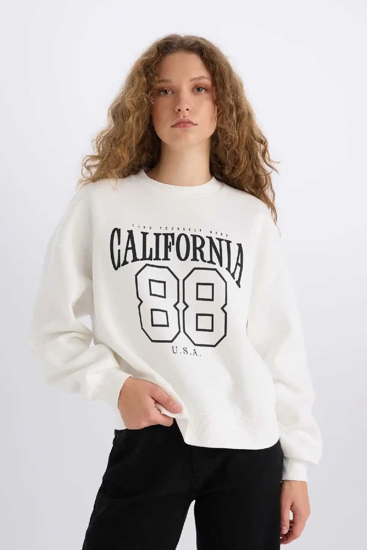 Defacto E3388axns ve E3390axns Sweatshirtleri Karşılaştırması: Hangi Model Daha Uygun