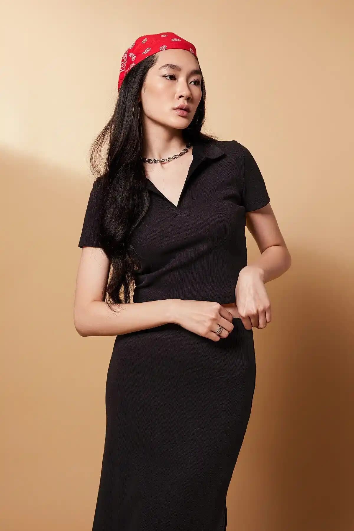 Defacto Fitted Polo Yaka ve Slim Fit Dar Kesim Tişörtleri Karşılaştırması