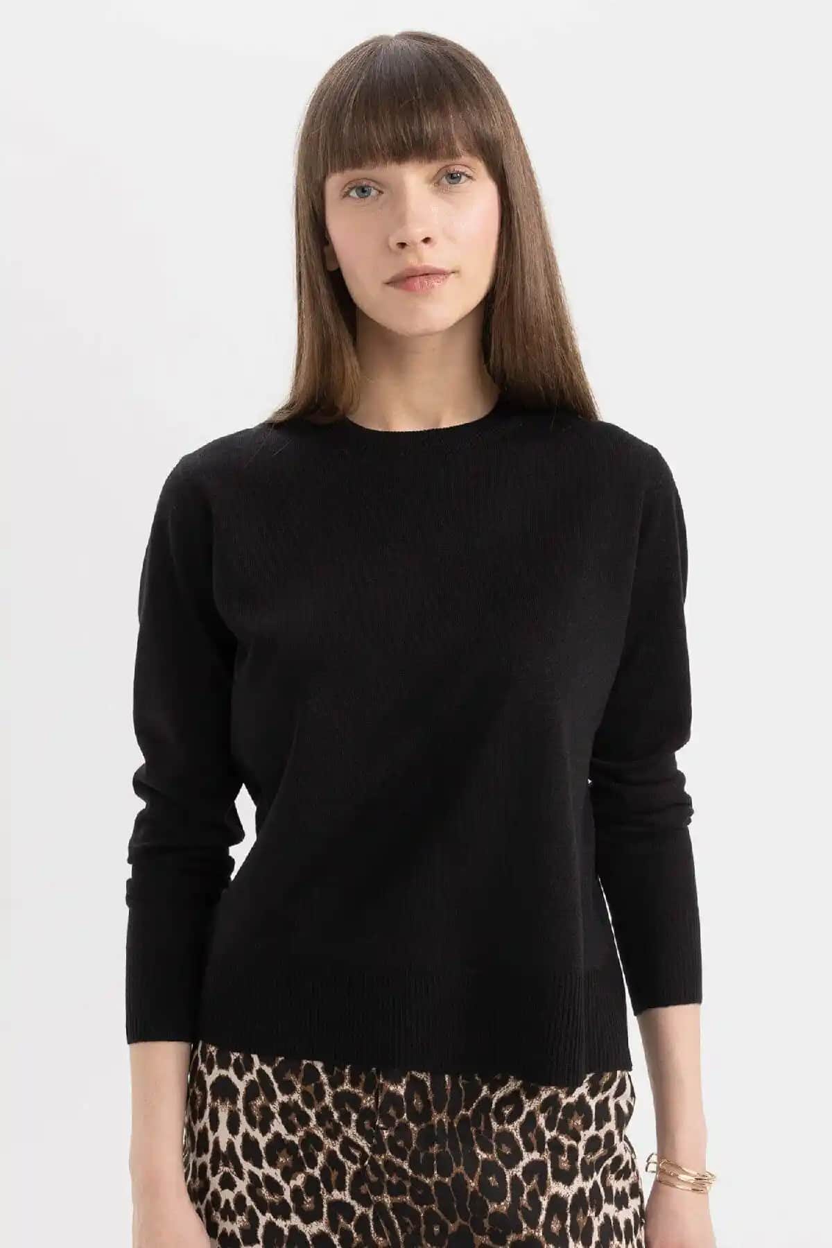 Defacto Regular Fit Yüksek Dokulu Bisiklet Yaka Basic Triko Kazak Özellikleri ve Kombinasyon İpuçları