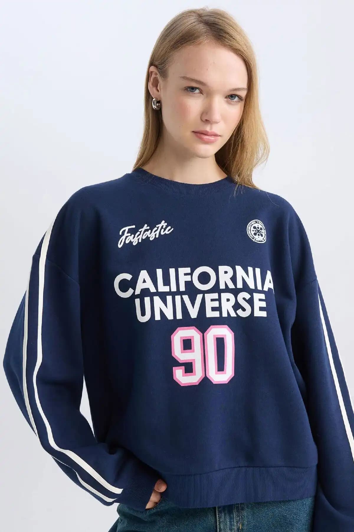 Defacto Sweatshirt Karşılaştırması: Oversize ve Kadın Modellerinin Özellikleri ve Kullanım Alanları 1
