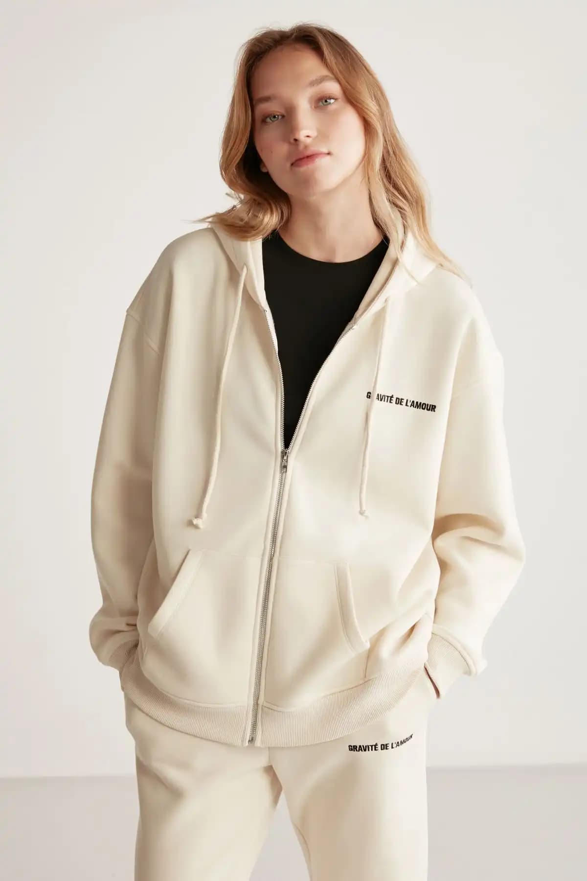 Defacto ve Grimelange Kışlık Oversize Sweatshirt Karşılaştırması ve Detayları 2