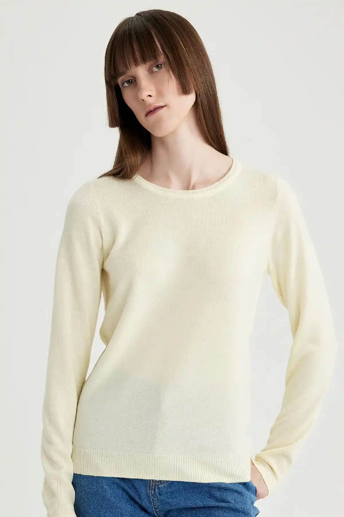 DeFacto Yumuşak Dokulu Regular Fit Bisiklet Yaka Kazak Kadın Günlük Kullanım