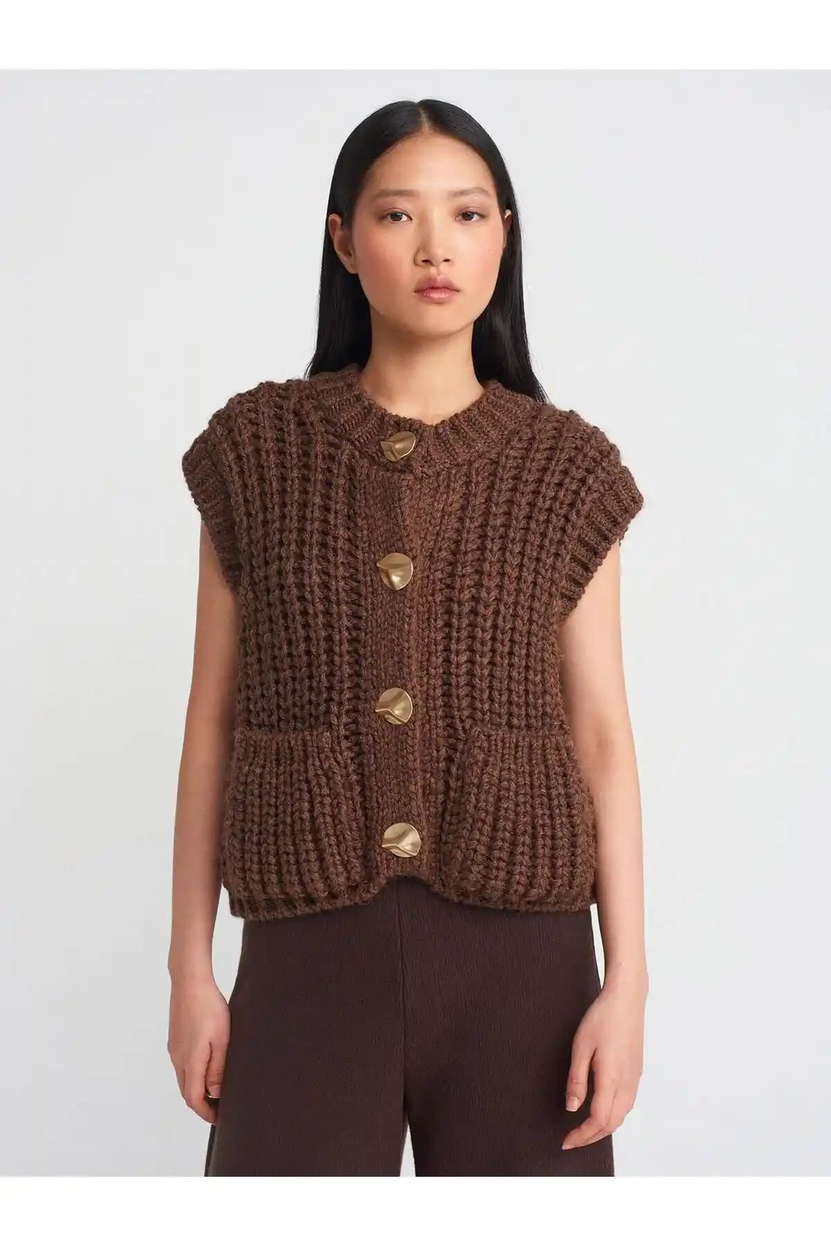 Dilvin 60961 Bisiklet Yaka Yu<muş>ak Dokulu Cepli Düğmeli Triko Yelek İnce ve Şık Tasarım