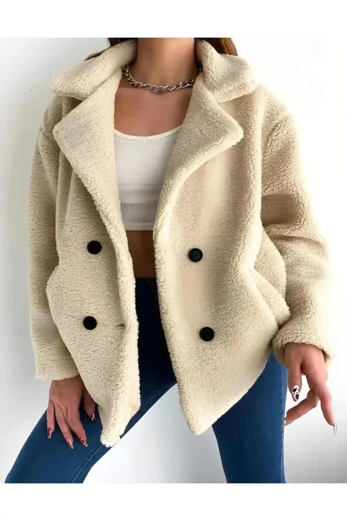 Gecce Peluş Mont Karşılaştırması: Astarlı ve Astarsız Modellerin Özellikleri