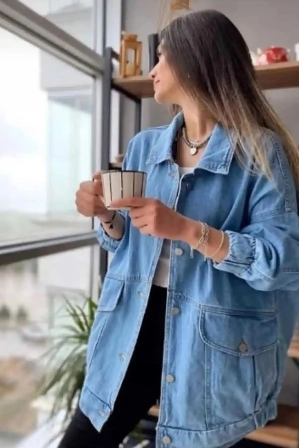 Hanope Kadın Mavi Oversize Kot Ceket Günlük Şıklık ve Rahatlık Sunar