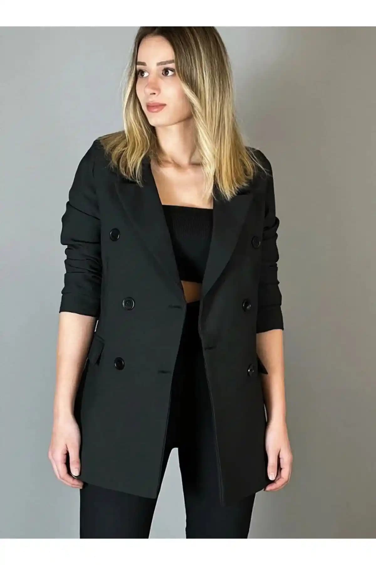 Hayat Boutique Kadın Siyah Düğmeli Blazer Ceket Şıklık ve Fonksiyonellik Bir Arada