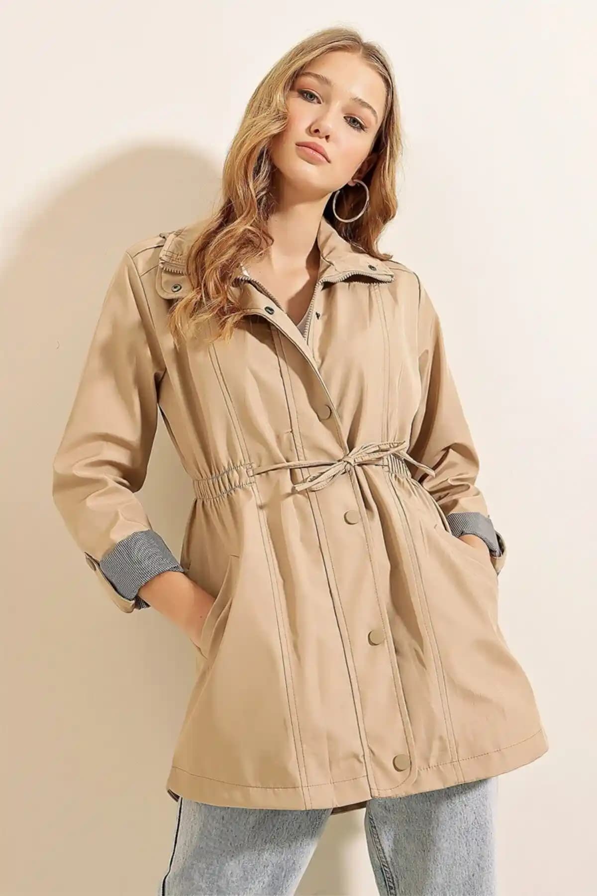 İklim Life Beli Sıkmalı Trenç Kot: Şıklık ve Fonksiyonellik Bir Arada Günlük Kullanım İçin