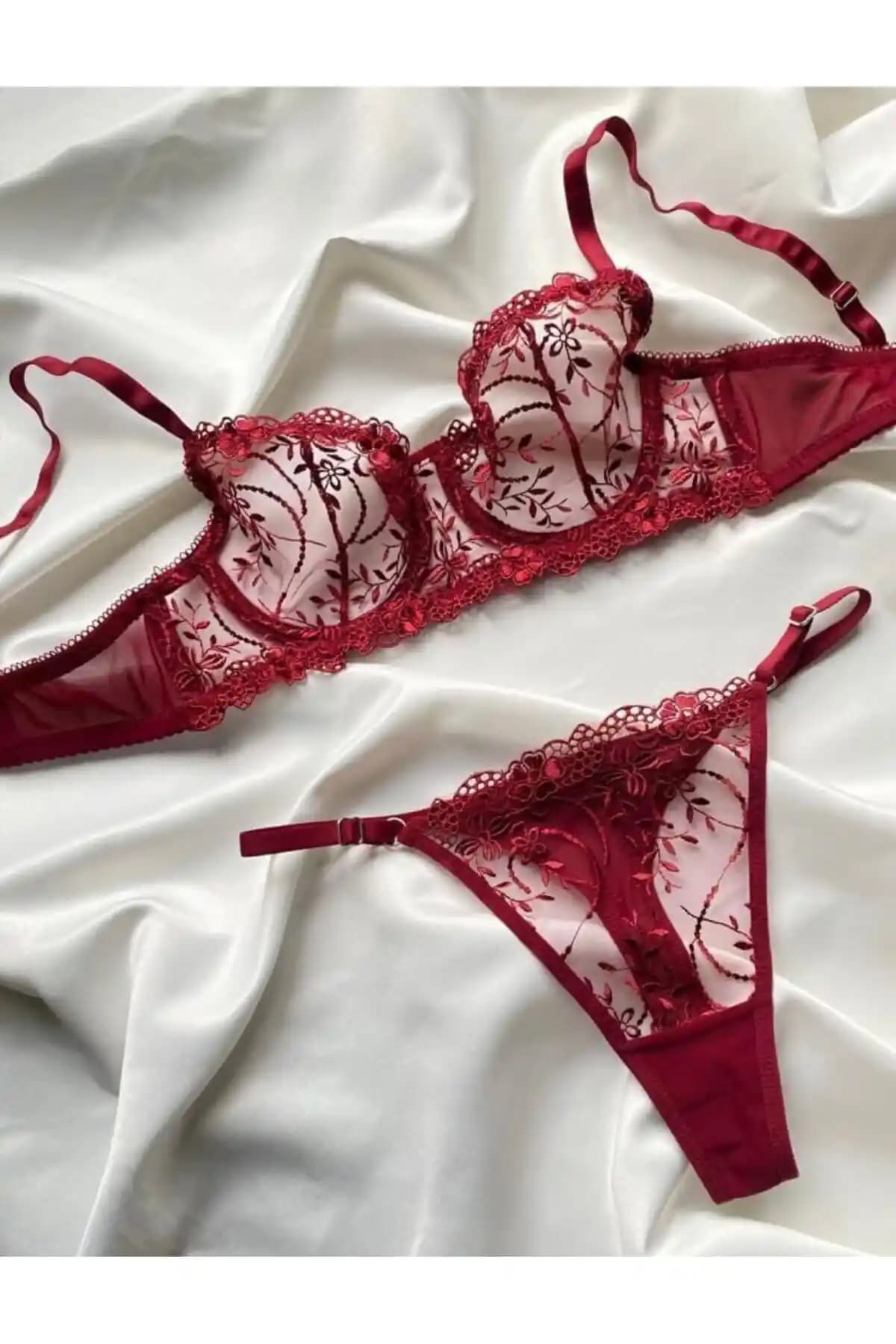 Kadın Bordo Dantelli Bralet Takım: Şık ve Konforlu İç Giyim Seçenekleri